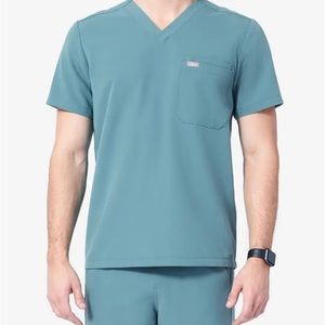 FIGS Leon top. Men’s medium fits like women’s L. Worn 2-3 times. Excellent shape